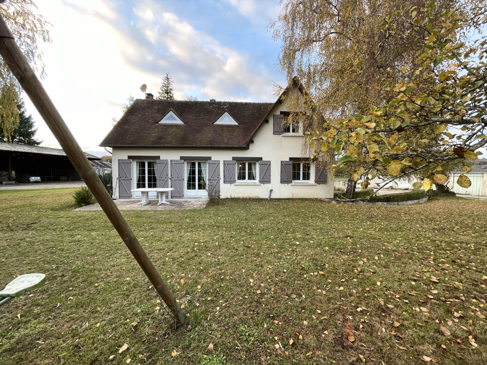 Maison 5 chambres, sous-sol total + 2 hangars pour activité professionnelle ou stockage