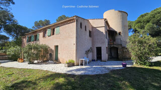  Propri�t�/ch�teau � vendre 14 pi�ces 422 m� Roquebrune sur argens