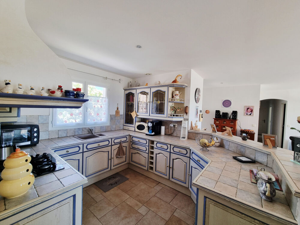 Villa 5 pièces de 109 m2 Piscine Espace bien-être Garage Conilhac-Corbières (11200)