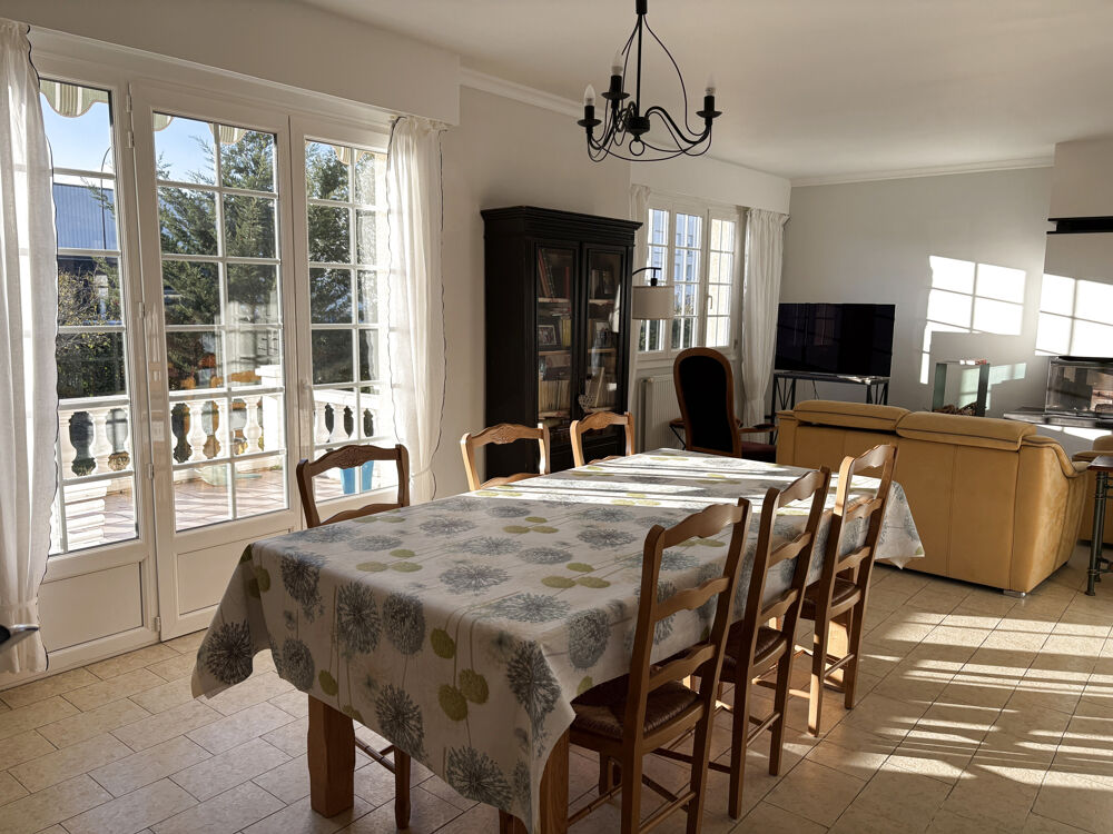 MAISON EN TRES BON ETAT GENERAL AVEC VIE DE PLAIN PIED AU CENTRE DE PACY SUR EURE