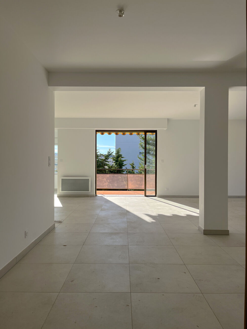  vendre  Appartement Saint-Laurent-du-Var (06700)