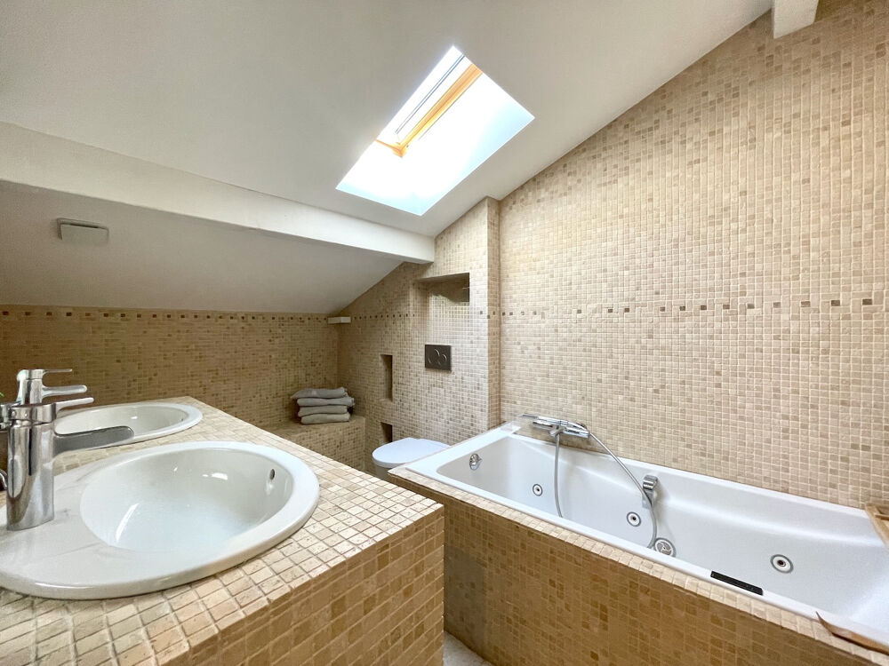 à vendre  Maison Divonne-les-Bains (01220)