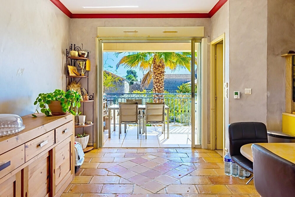 Duplex de charme avec terrasse, jardin et vue sur le château de Sommières