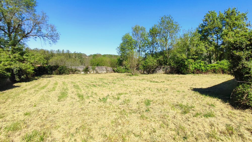 Vente Terrain Terrain constructible dans un village de caractère Taillebourg