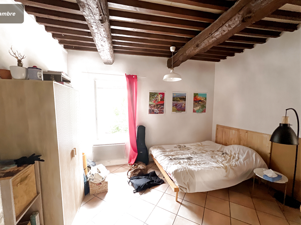Lambesc Centre Grand studio de 30 m2 environ Investissement Clé en Main !