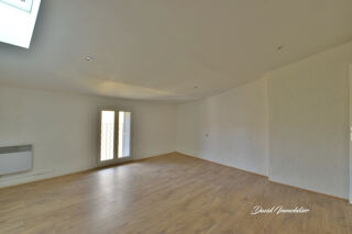 Vente Appartement À vendre   Appartement F3 au calme - Beaux volumes Thuir
