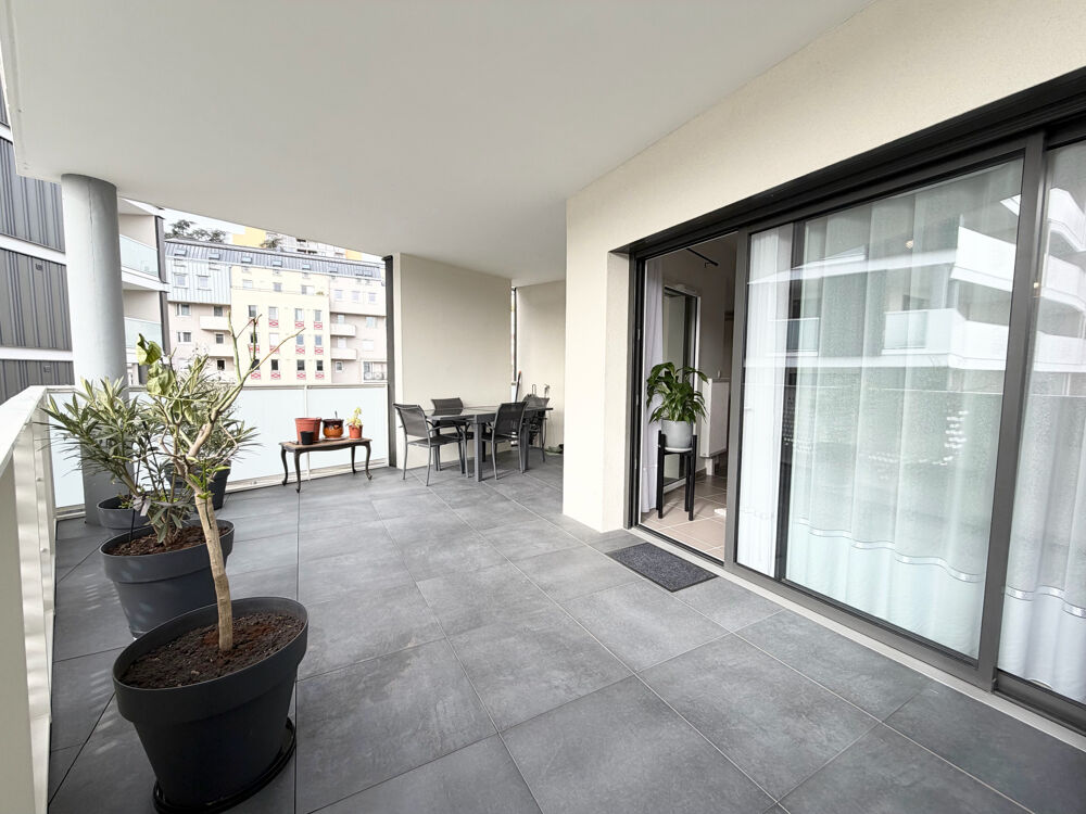 Superbe T4 de 99 m2 avec 2 terrasses, piscine intérieure chauffée, garage, parking
