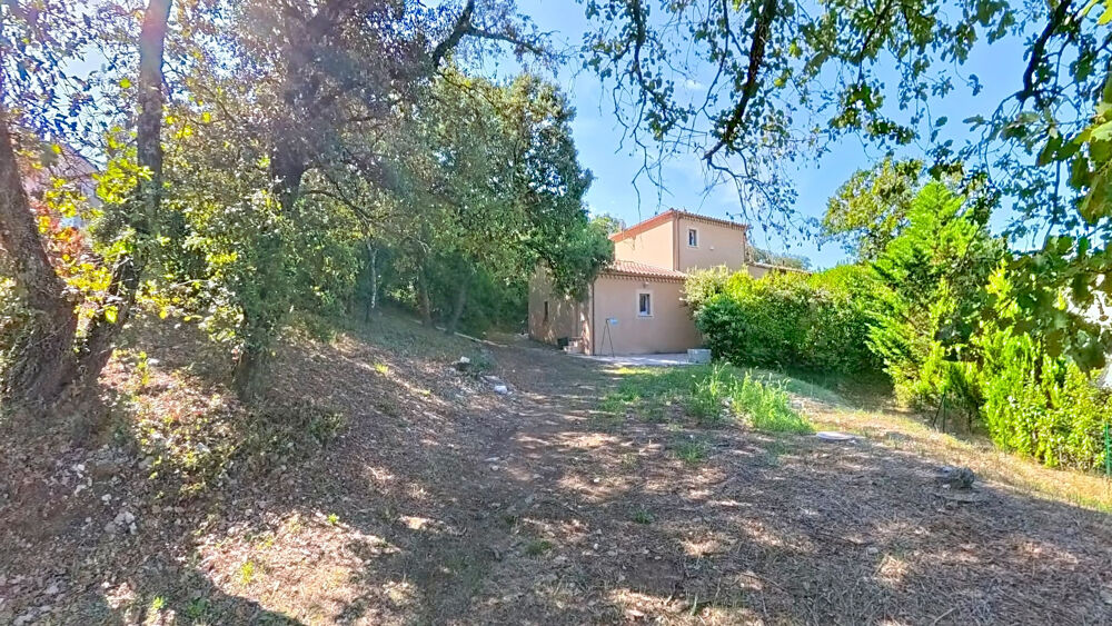 Située à 3 km d'Uzès.