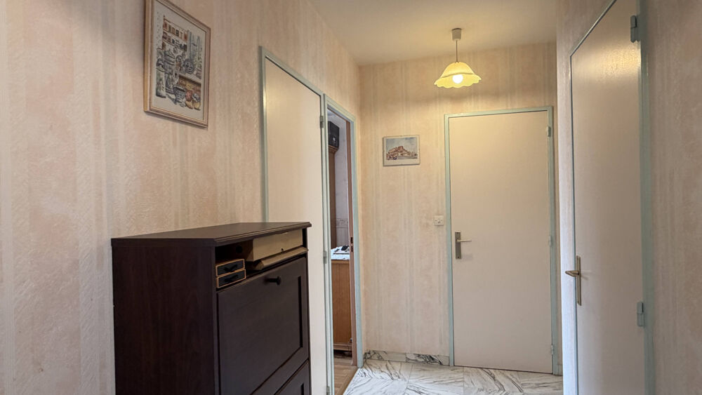 Vente Appartement Appartement à rénover de 67,60 m2 - 2 chambres - Fort potentiel d'investissement - Secteur Bellevue St etienne
