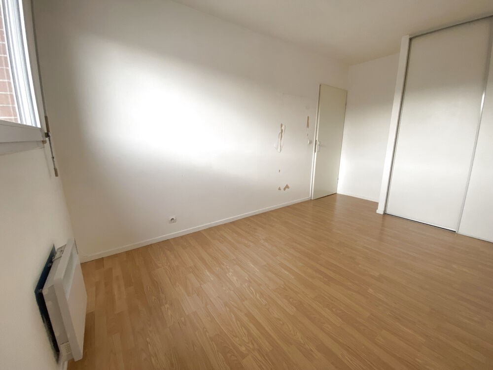 Vente Appartement T2 au dernier étage d'une copropriété trés bien entretenue et sécurisée, balcon et parking numéroté. DPE en C Lille