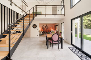  Maison à vendre 7 pièces 255 m²