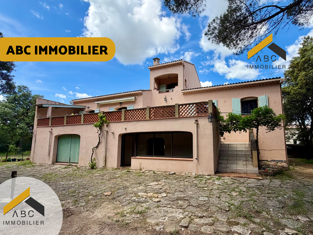 Maison de 290 m2 sur 1200 m2 de terrain dans un secteur recherché dOrange