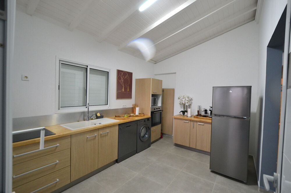 Location Maison Villa T3 moderne meubl�e jacuzzi Sainte anne