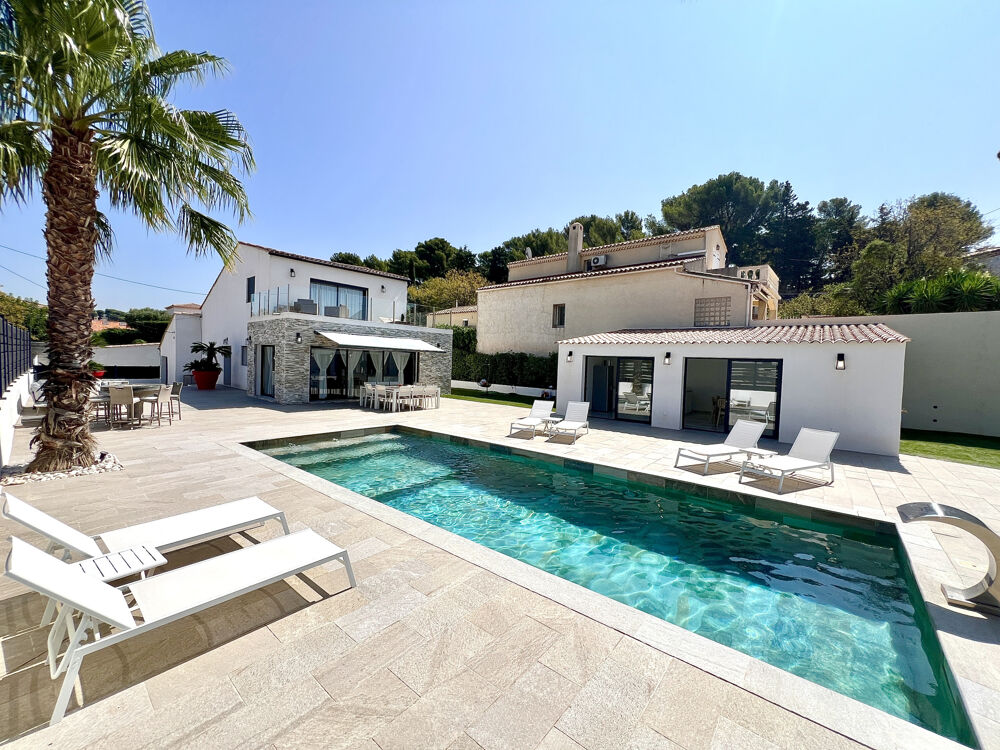 Bien de prestige - Propriété avec villa principale de 165m2, dépendance indépendante de 70m2, pool house de 43