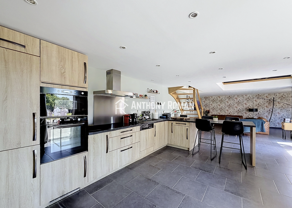 Propriété - 6 pièces - 172 m2