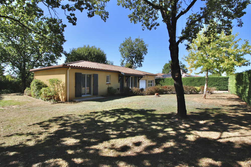 LÉOJAC Maison plain-pied 115 m2 Terrain arboré et clos.