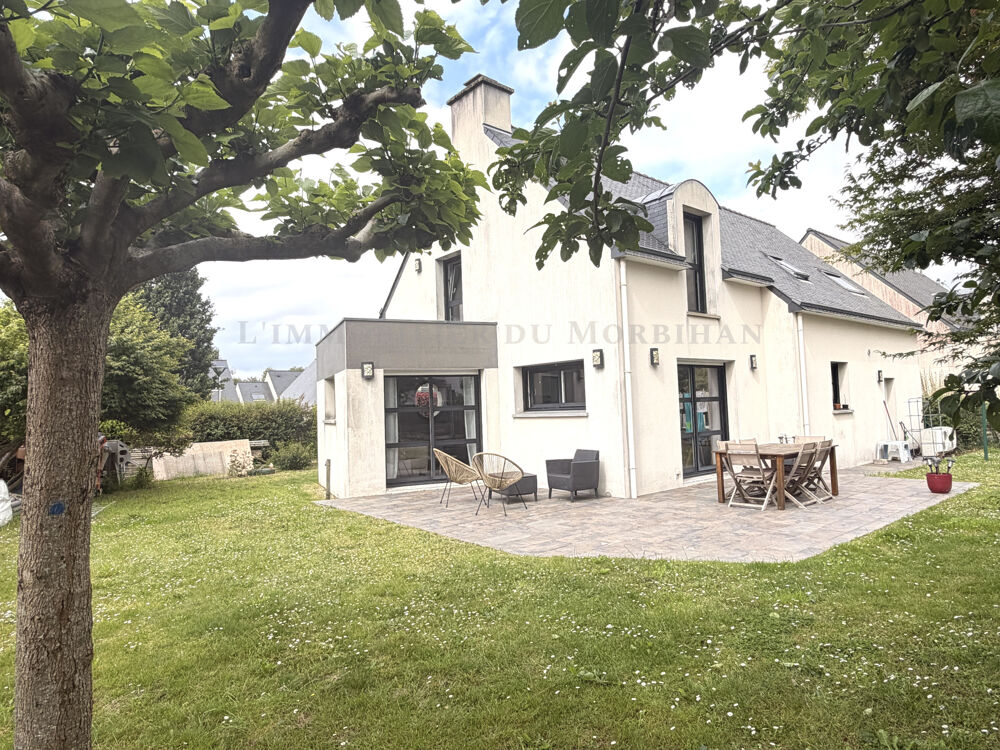 Maison 4 chambres, plein sud, rangements sur-mesure, aérothermie, garage.