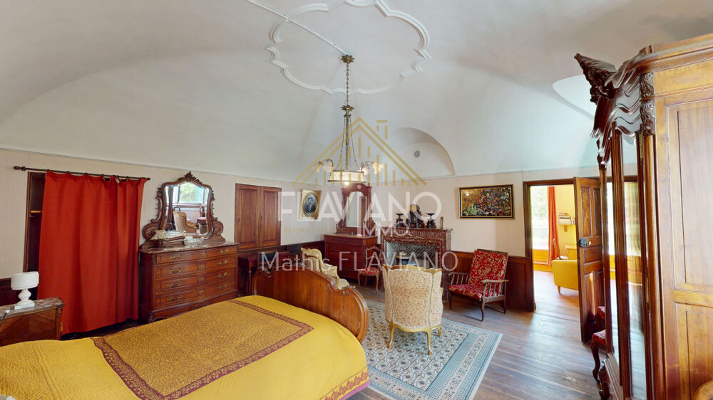 VILLA MEXICAINE - TERRAIN CONSTRUCTIBLE - CENTRE-VILLE - BARCELONNETTE