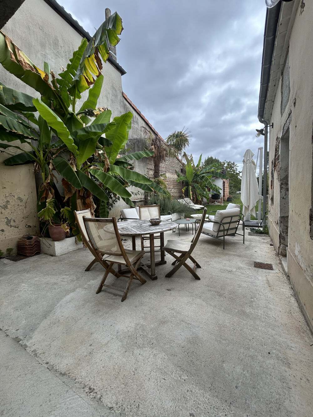 MAISON 160 M2 AVEC 3 CHAMBRES ET JARDIN