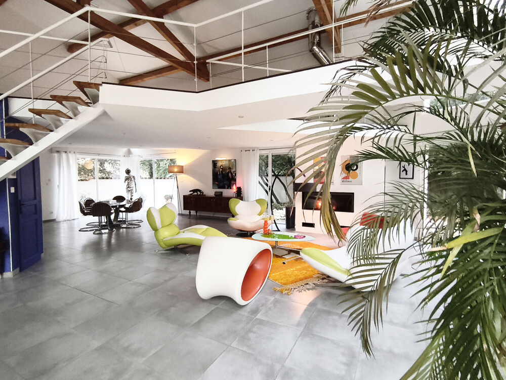 � vendre  Propri�t�/ch�teau Saint-Siffret (30700)