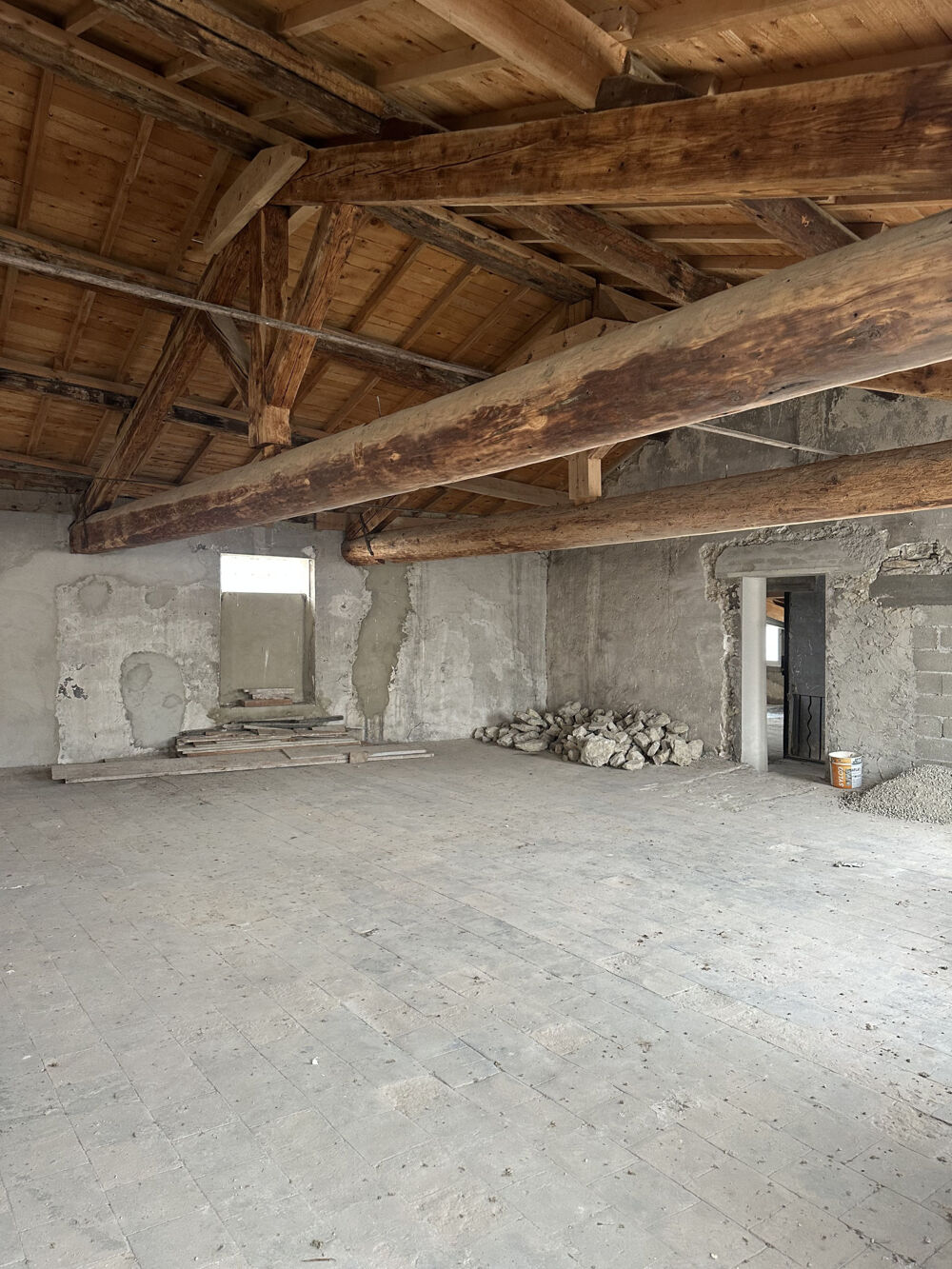 Vente Appartement Plateau brut dernier étage 85m2 L isle sur la sorgue