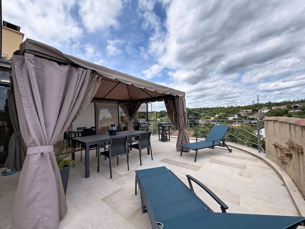 Maison avec deux logements à Mâcon Grande surface, terrasse, garage et fort potentiel locatif