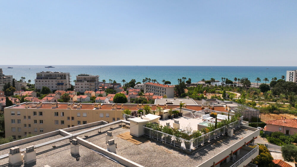 Magnifique appartement toit-terrasse d'environ 120m2 + solarium (135m2) Vue mer et montagnes panoramique