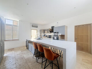  Propriété/château à vendre 7 pièces 242 m²