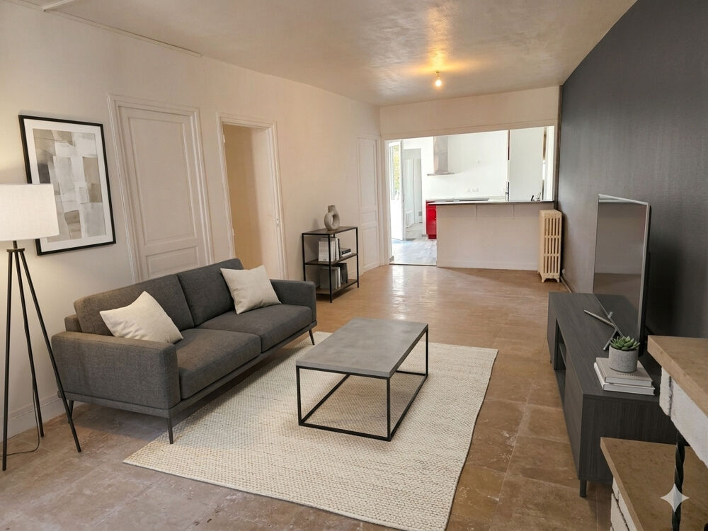 108 m2 de plain pied au centre de Milly-La-Forêt avec jardin de 300 m2, 3 chambres, 2 bureaux et dépendance