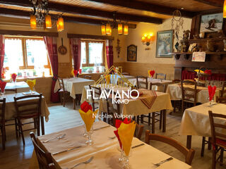  Propri�t�/ch�teau � vendre 15 + pi�ces 521 m� Guillaumes