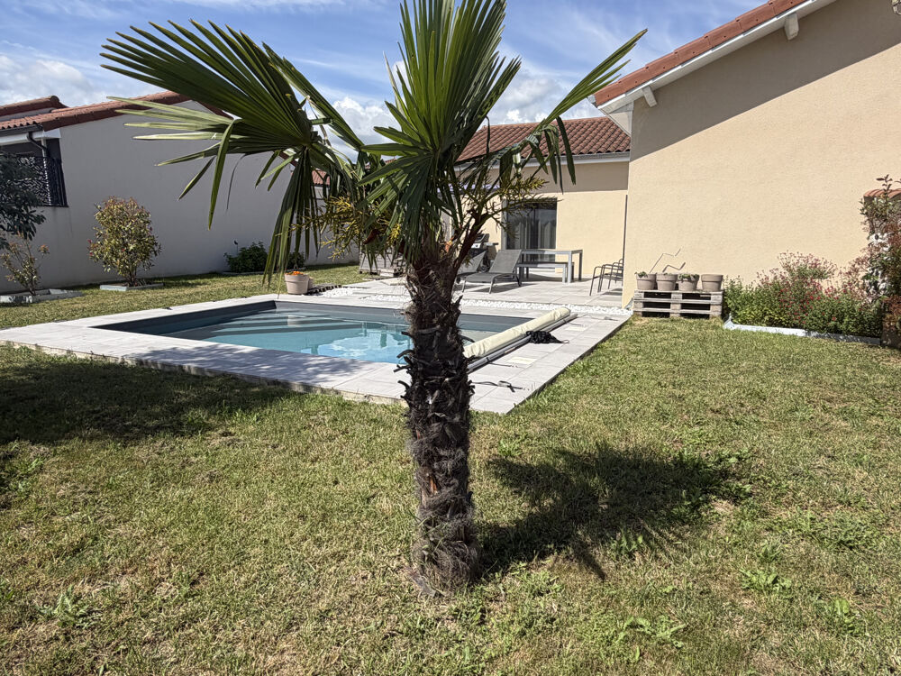 Vente Maison CHAMPDIEU MAISON DE 133M2AVEC PISCINE - TERRAIN CLOS ET ARBORÉ Champdieu