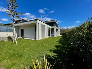 Maison - 6 pièce(s) - 228 m²