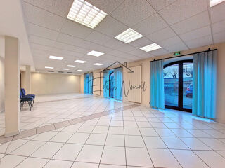  Immeuble � vendre 606 m�