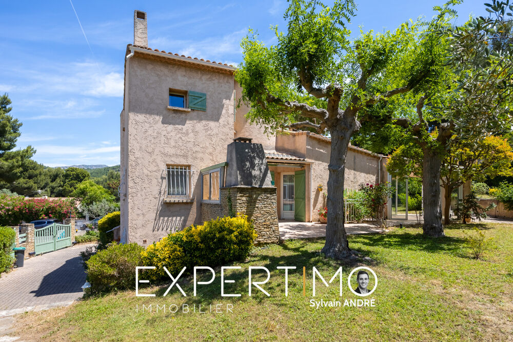 MAISON FAMILIALE 250 M2 TERRAIN 900 M2 CALANQUES