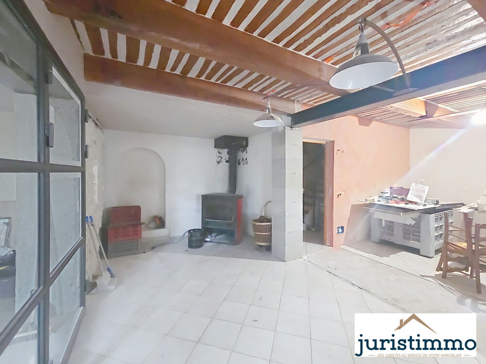 Rare à TRAVAILLAN Propriété de caractère sur 2000 m2 avec habitation principale, deux T2 indépendants, ateli