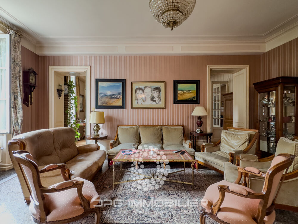 � vendre  Propri�t�/ch�teau La Roche-Vineuse (71960)