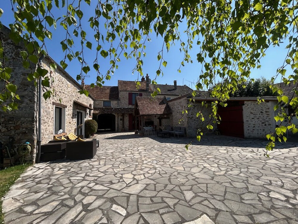 Vente Maison MARCOUSSIS - Ancien Corps de Ferme Rénové - Belles prestations - Excellent état - Garage - Jardin 800 m2 Marcoussis