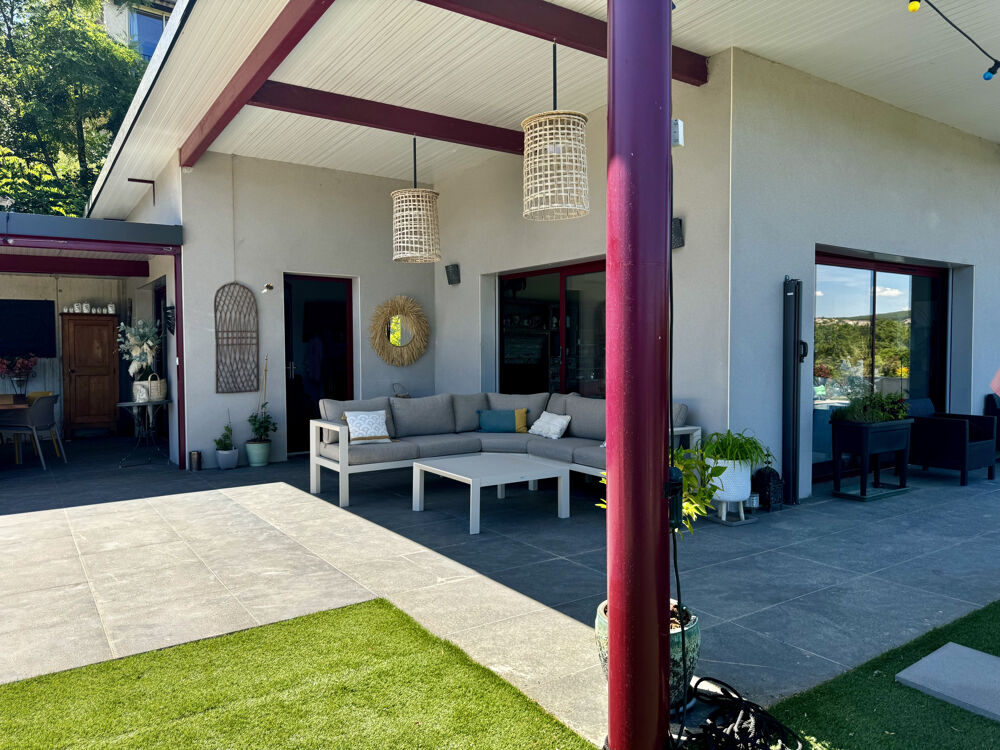 Vente Remise/Grange Atypique Plain-pied Contemporain avec Terrasses, Piscine et Vue… Joyeuse