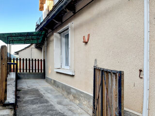  Remise / Grange � vendre 3 pi�ces 80 m� Junhac