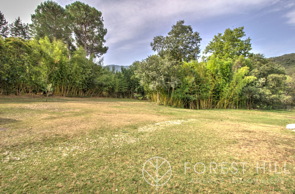 Chalet 43 m2, terrain 12 000 m2