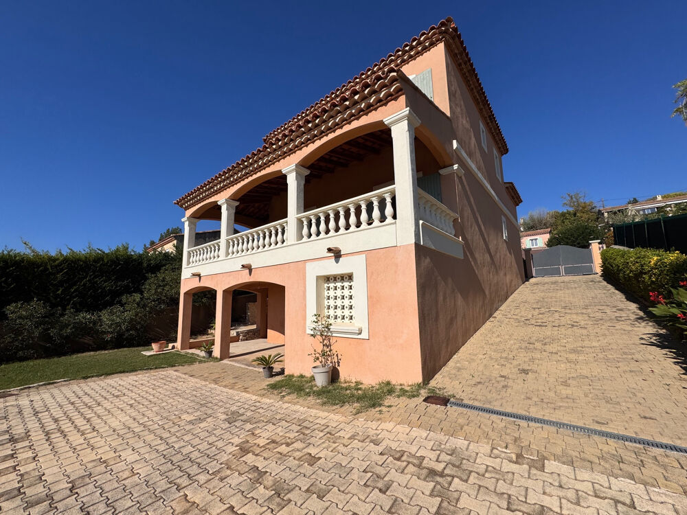 Exclusivité Belle villa de 250 m2 au calme 4 chambres vue dégagée.