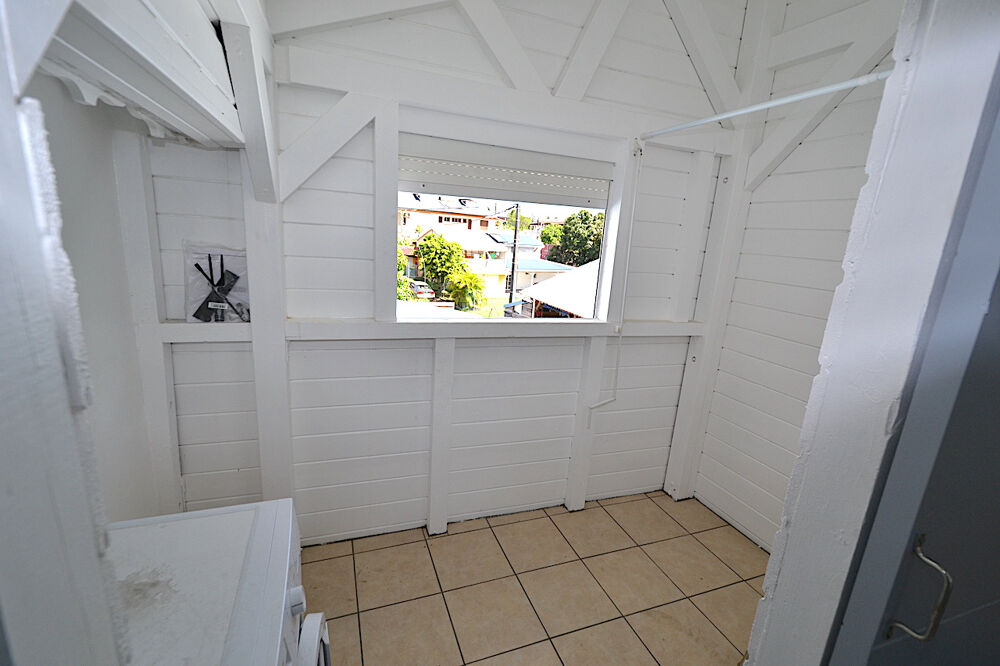 Haut de villa T3 meublé CC