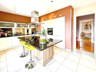  Appartement  vendre 3 pices 143 m