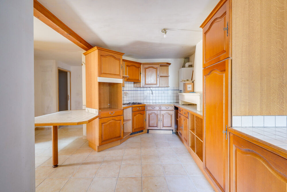 Maison en pierre en R+1 6 pièces de 190m2 habitables sur parcelle de 145m2