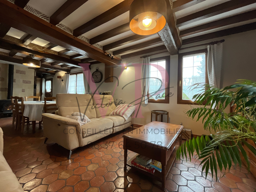 MAISON TRIQUEVILLE - PROXIMITÉ PONT AUDEMER - 145 M2 - UN GARAGE - 4 CHAMBRES - TERRAINS 2239 M2