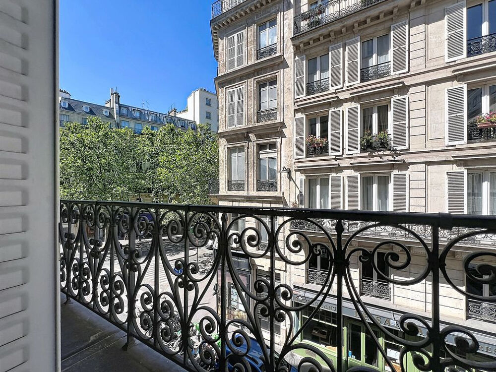 Vente Appartement appartement haussmannien avec balcon Paris 8