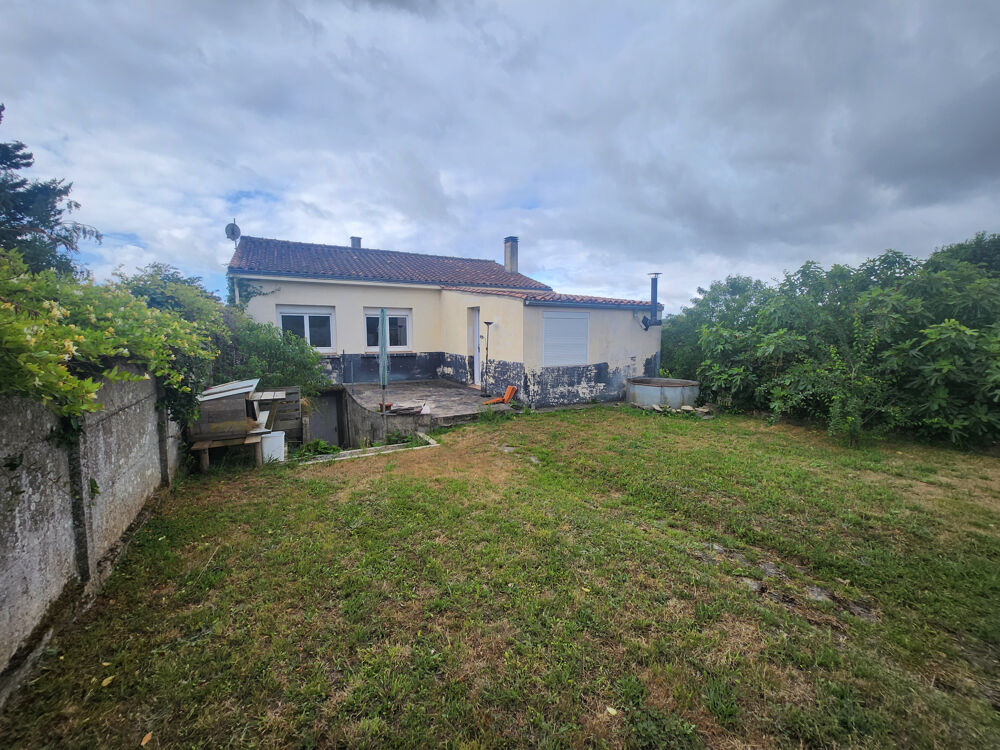 Maison de 1972 avec 4 chambres en plein centre de Mareuil sur Lay