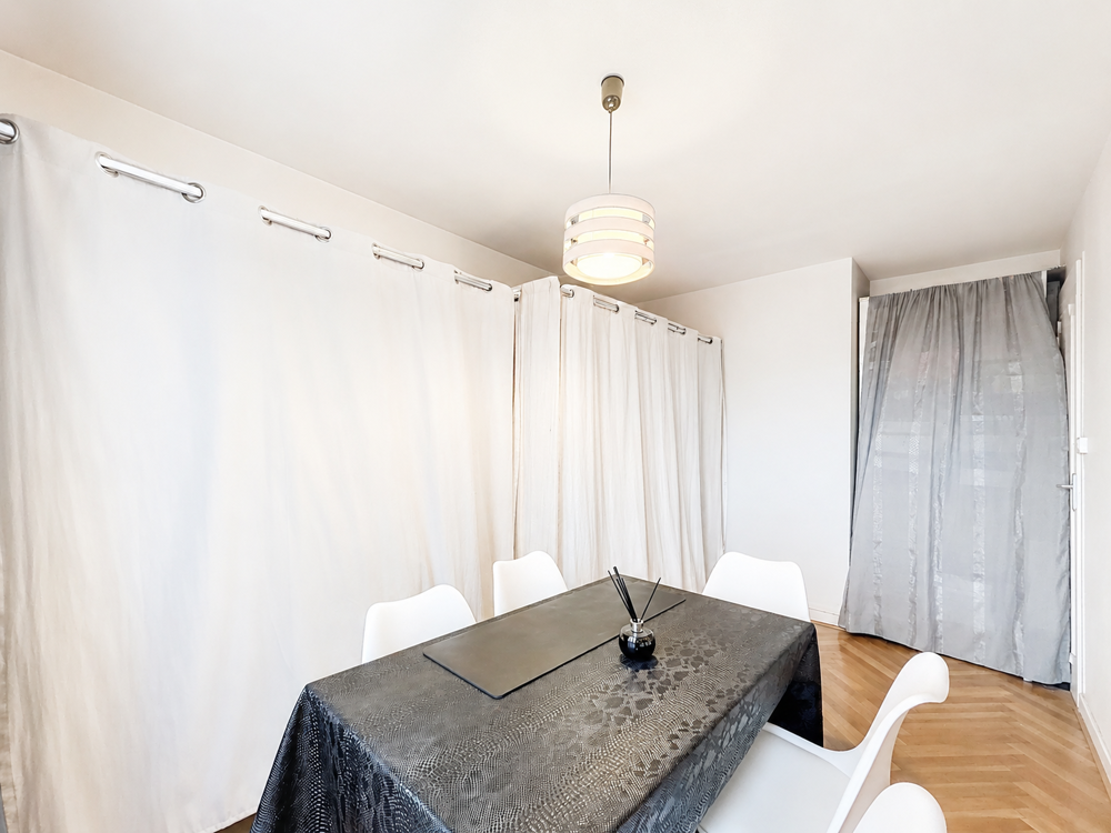 Villeurbanne  T3 60 m2 | Balcon | Cave | Reconfiguré T3
