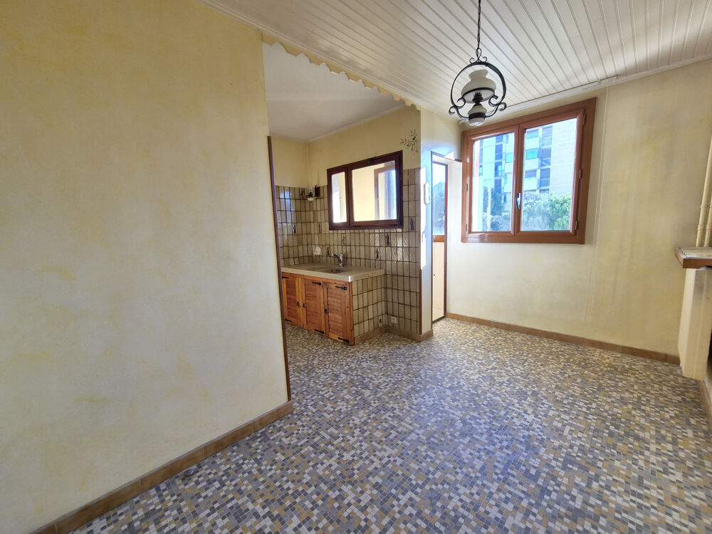 Vente Appartement Résidence Font Sarade-Spacieux T5 de 90 m2 avec 4 chambres, balcon et fort potentiel ! Martigues