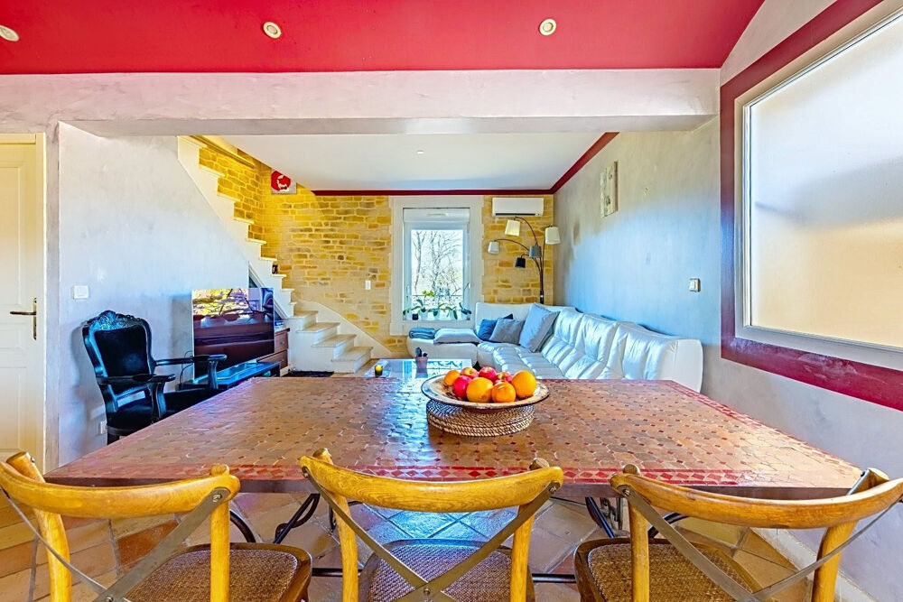 Duplex de charme avec terrasse, jardin et vue sur le château de Sommières